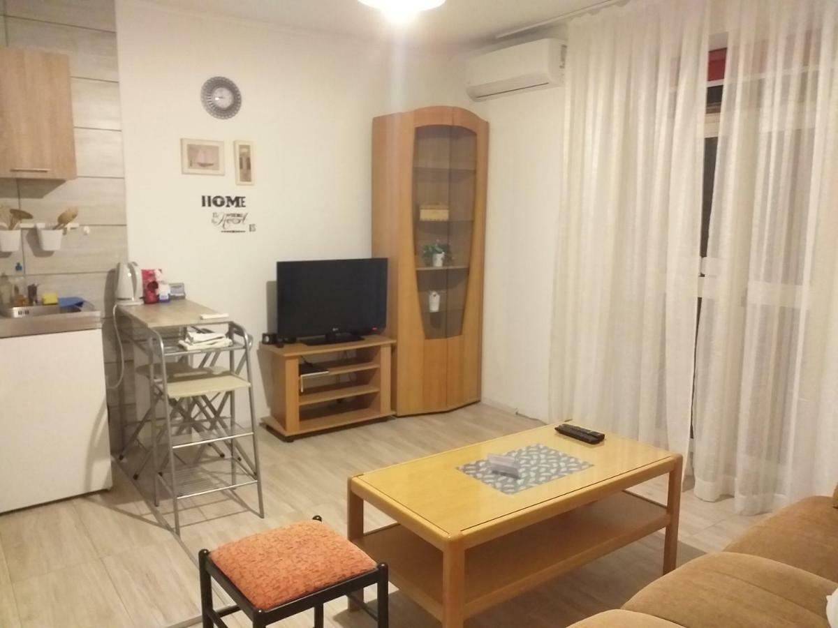 Apartments Duras Gruda Exterior photo