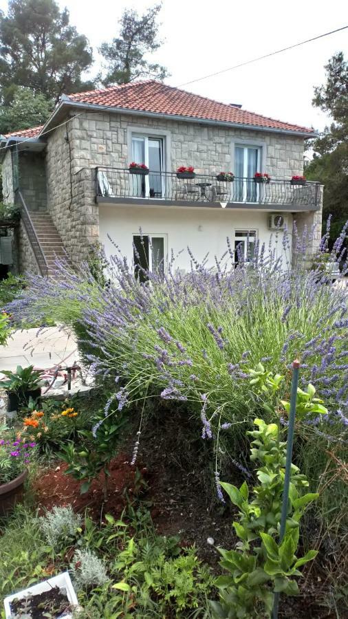 Apartments Duras Gruda Exterior photo