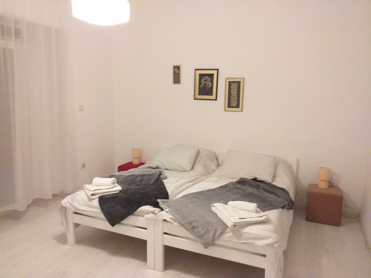 Apartments Duras Gruda Exterior photo
