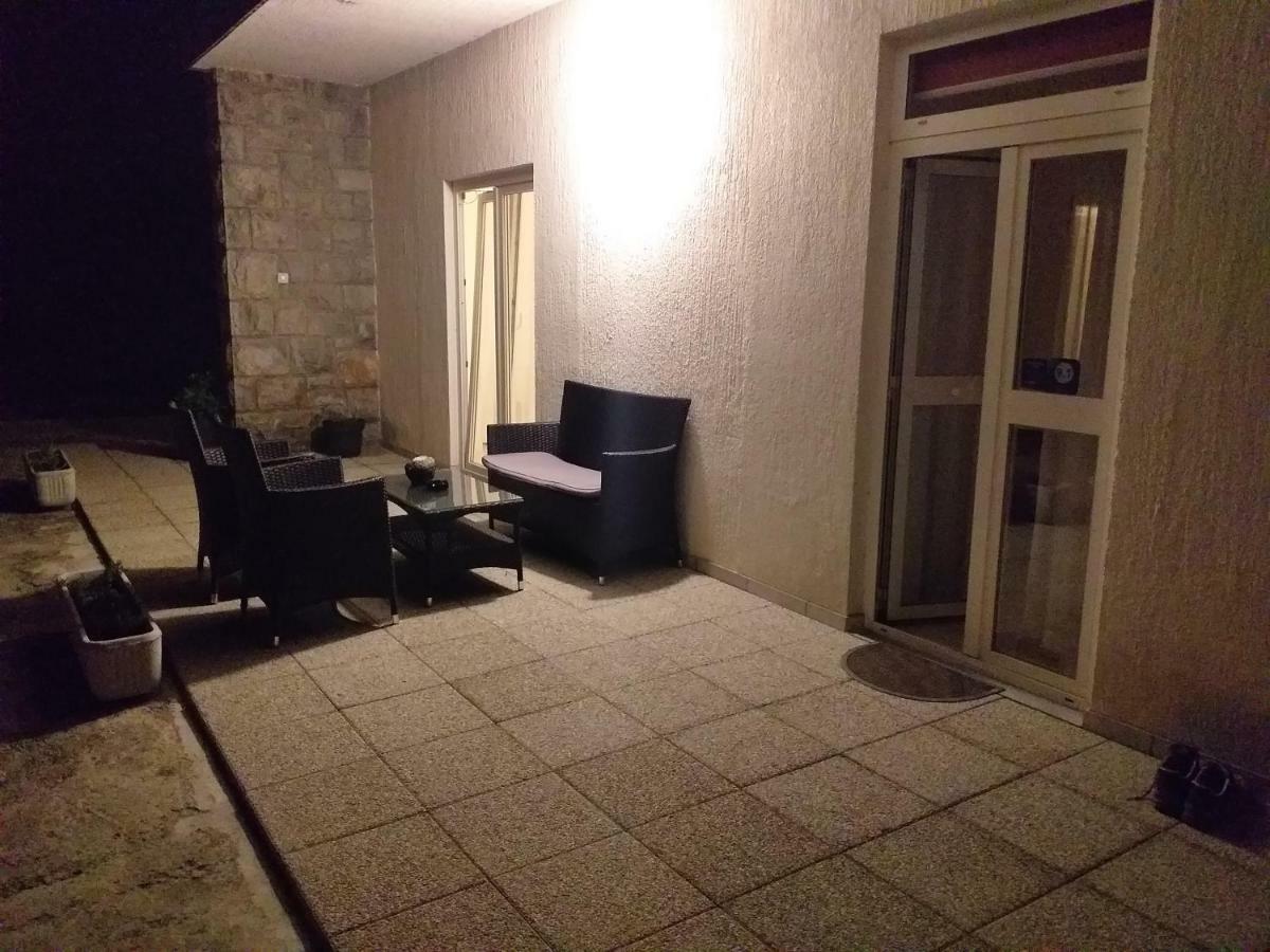 Apartments Duras Gruda Exterior photo